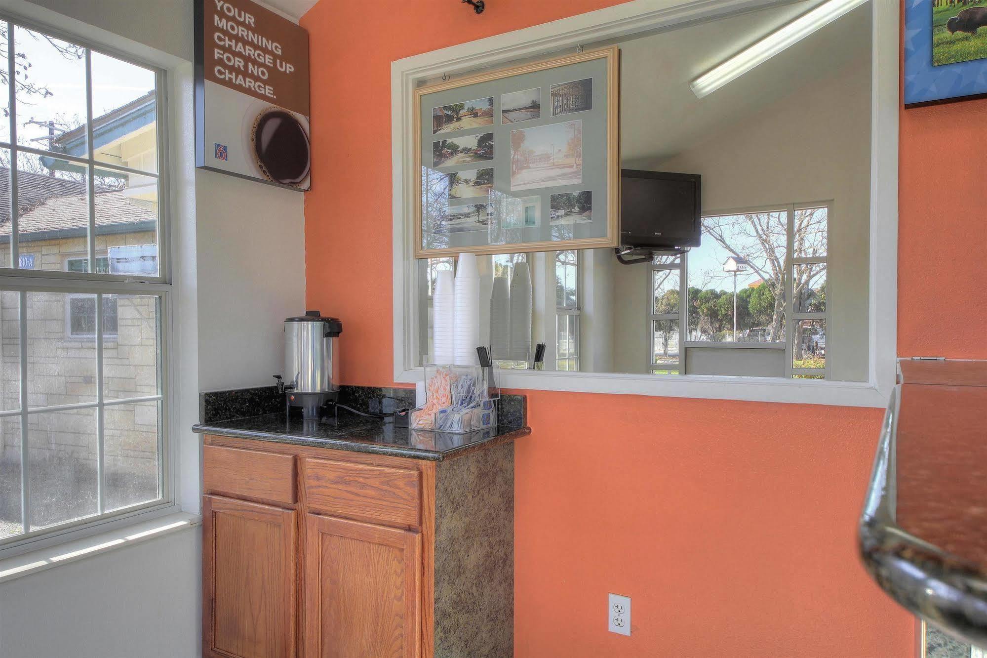Motel 6-Kerrville, Tx Екстер'єр фото
