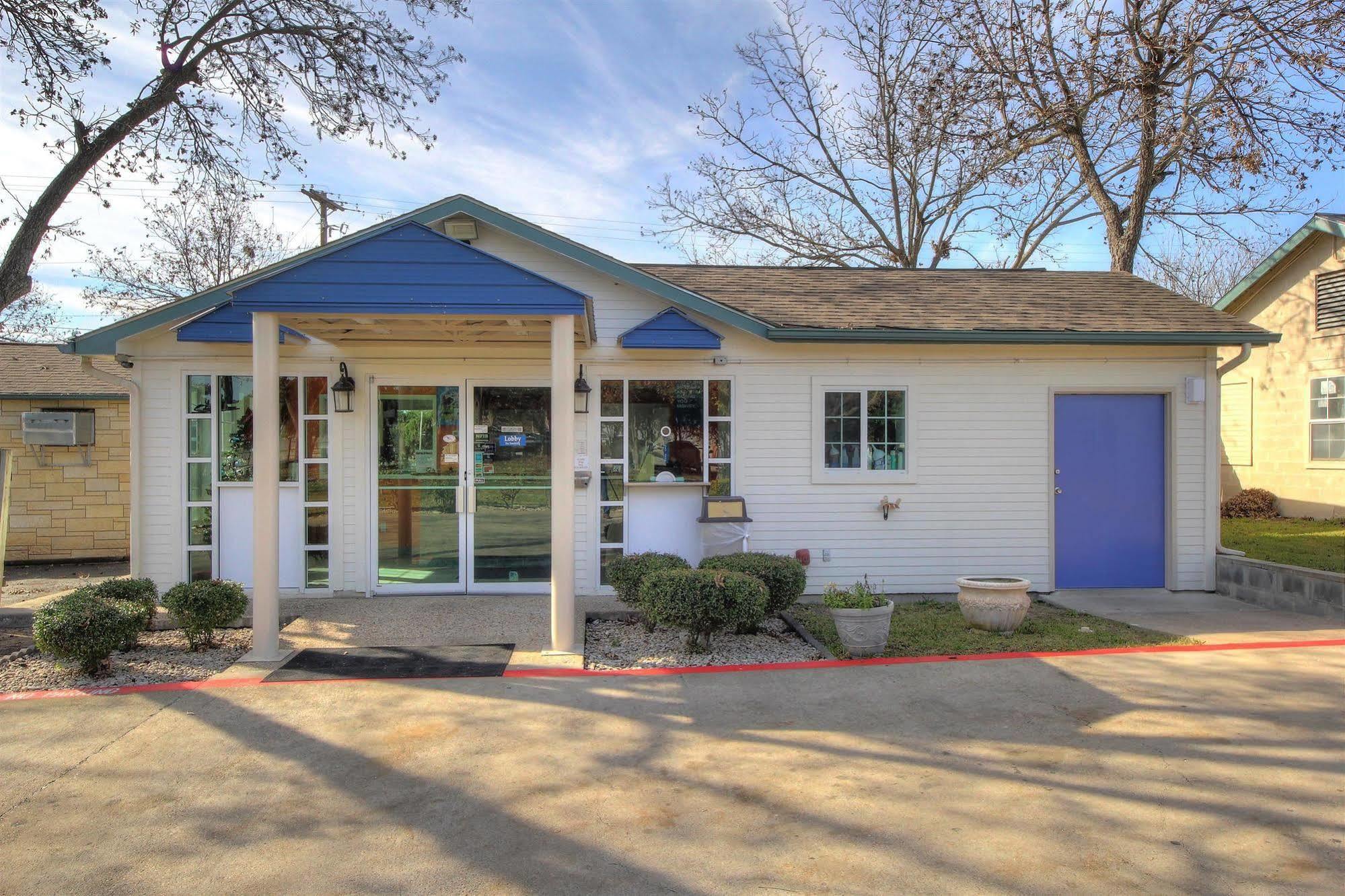 Motel 6-Kerrville, Tx Екстер'єр фото