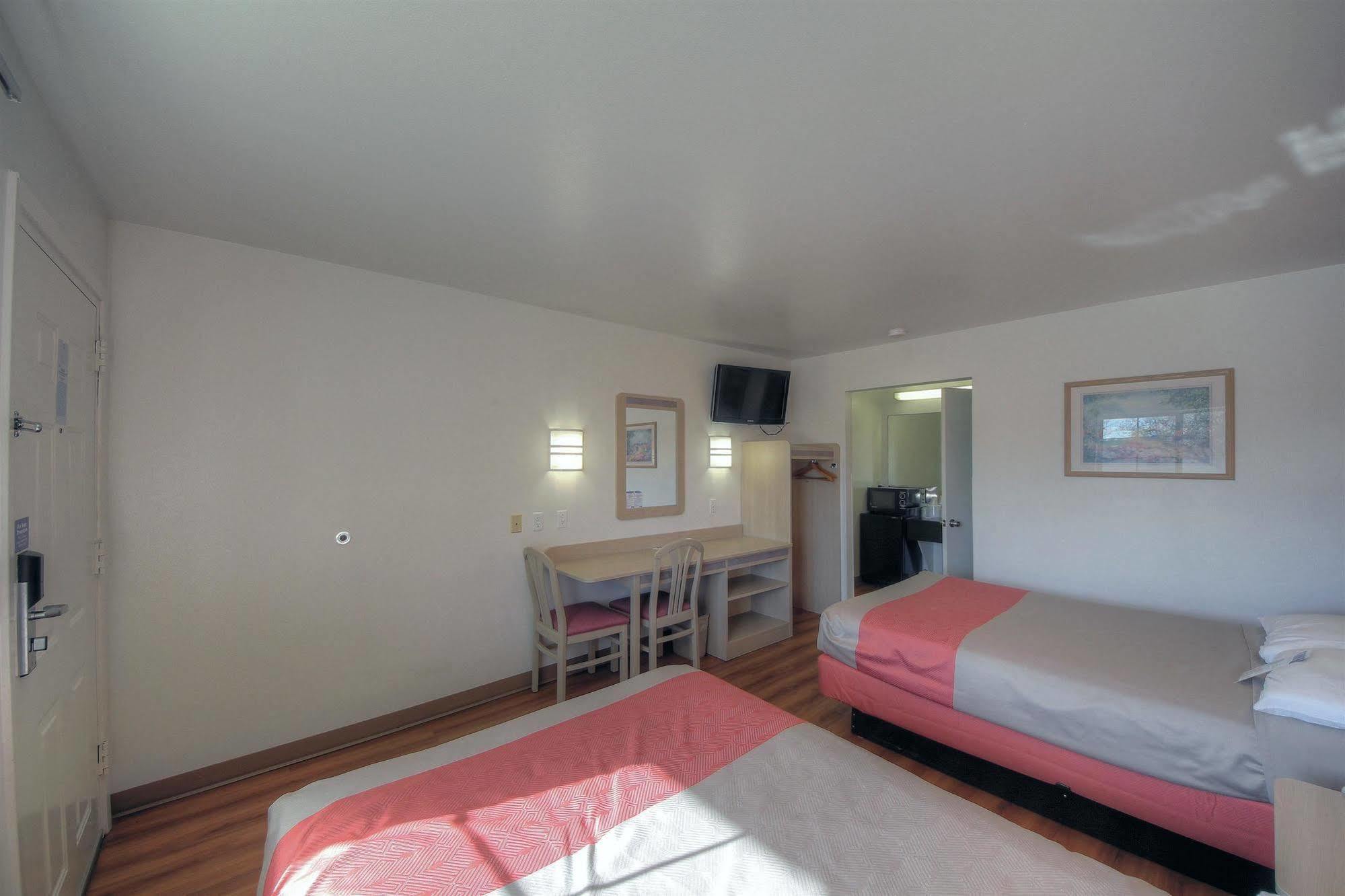 Motel 6-Kerrville, Tx Екстер'єр фото