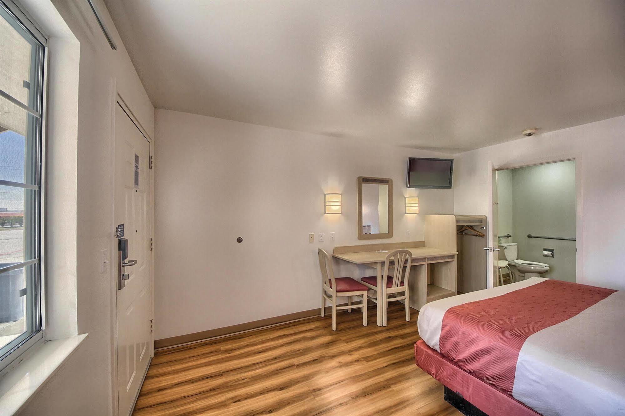 Motel 6-Kerrville, Tx Екстер'єр фото