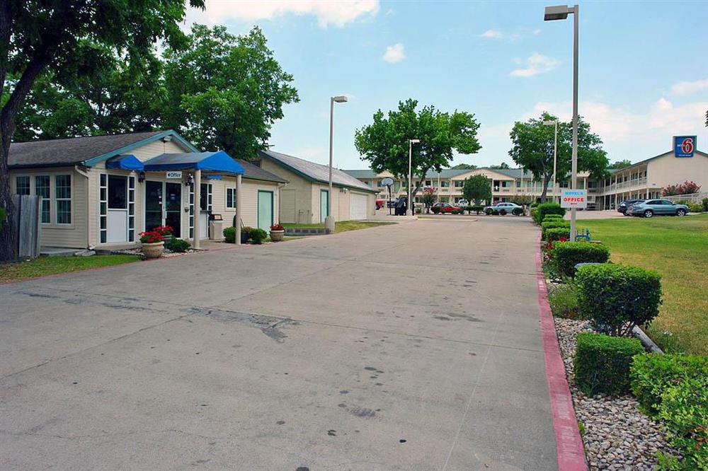Motel 6-Kerrville, Tx Екстер'єр фото